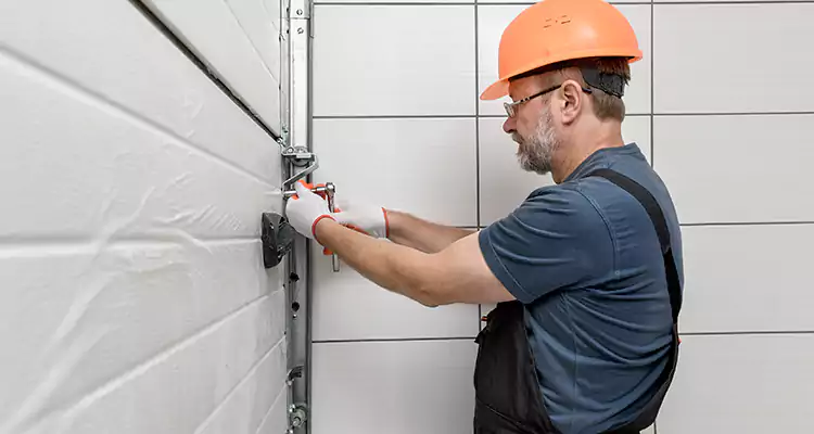 Emergency Garage Door Repair in Palm River-Clair Mel, FL