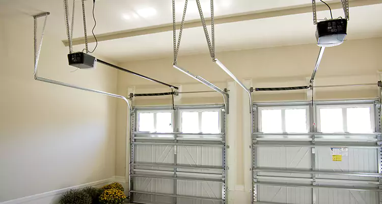 Residential Emergency Garage Door Repair in Palm River-Clair Mel, FL