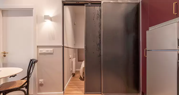 We Fix Closet Sliding Door in Palm River-Clair Mel, FL