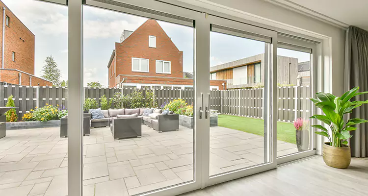 Best Sliding Screen Door Replacement Company in Palm River-Clair Mel, FL